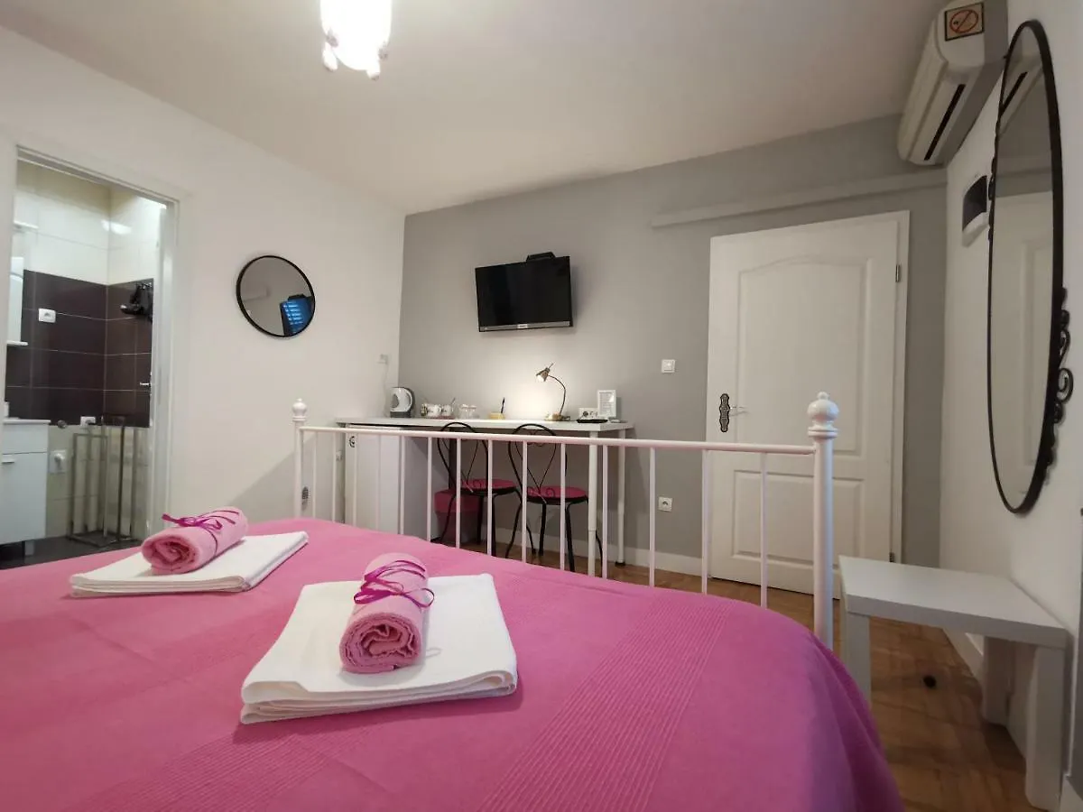 بيت ضيافة Palace Inn Rooms سبليت