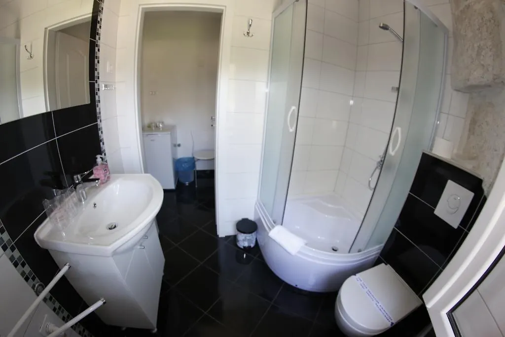Palace Inn Rooms Split Kroatien